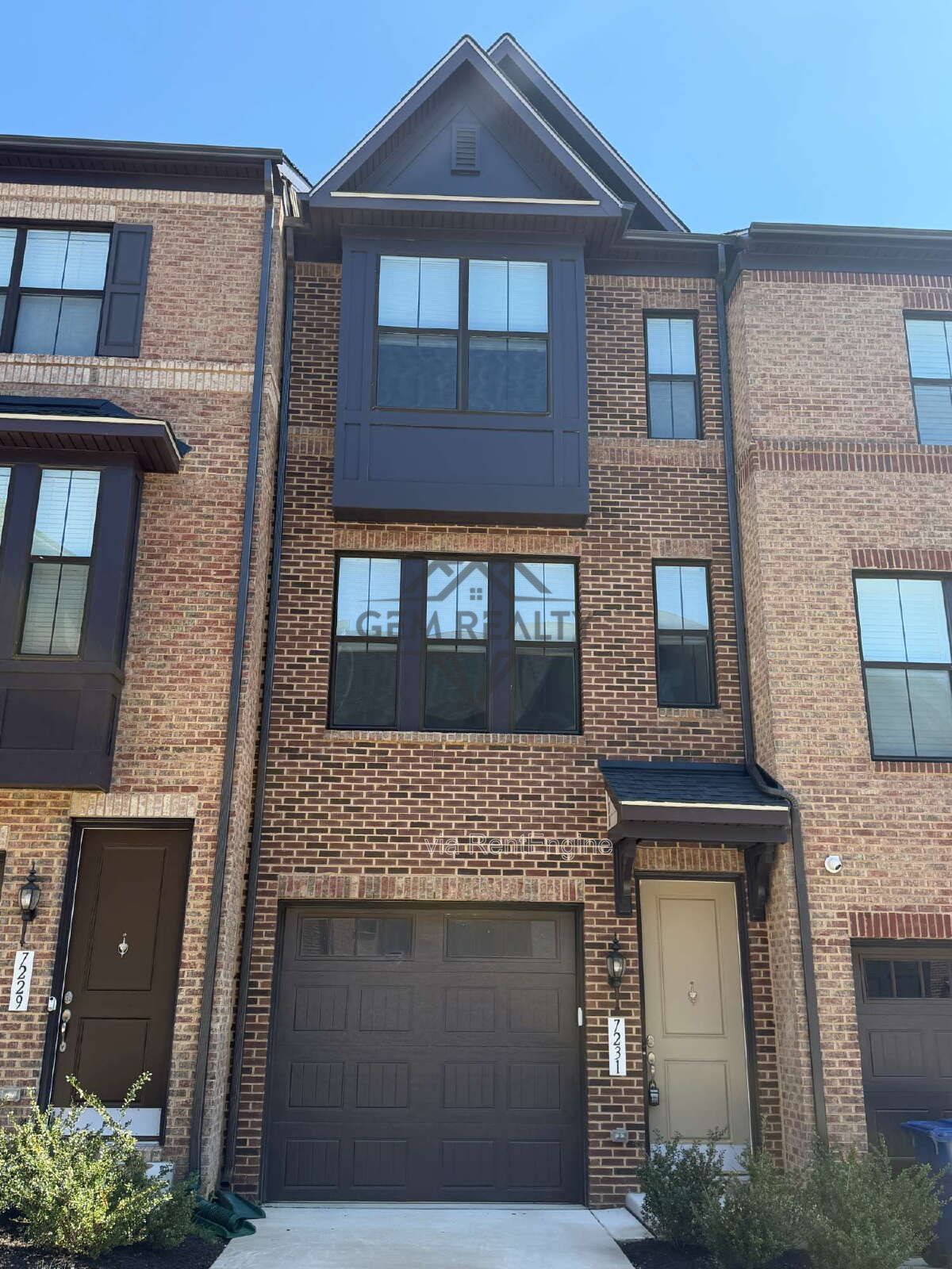 Luxury / High-End: 2 Bedroom, Bonus Room/3rd non-conforming bedroom with 4 total  Bathrooms property image