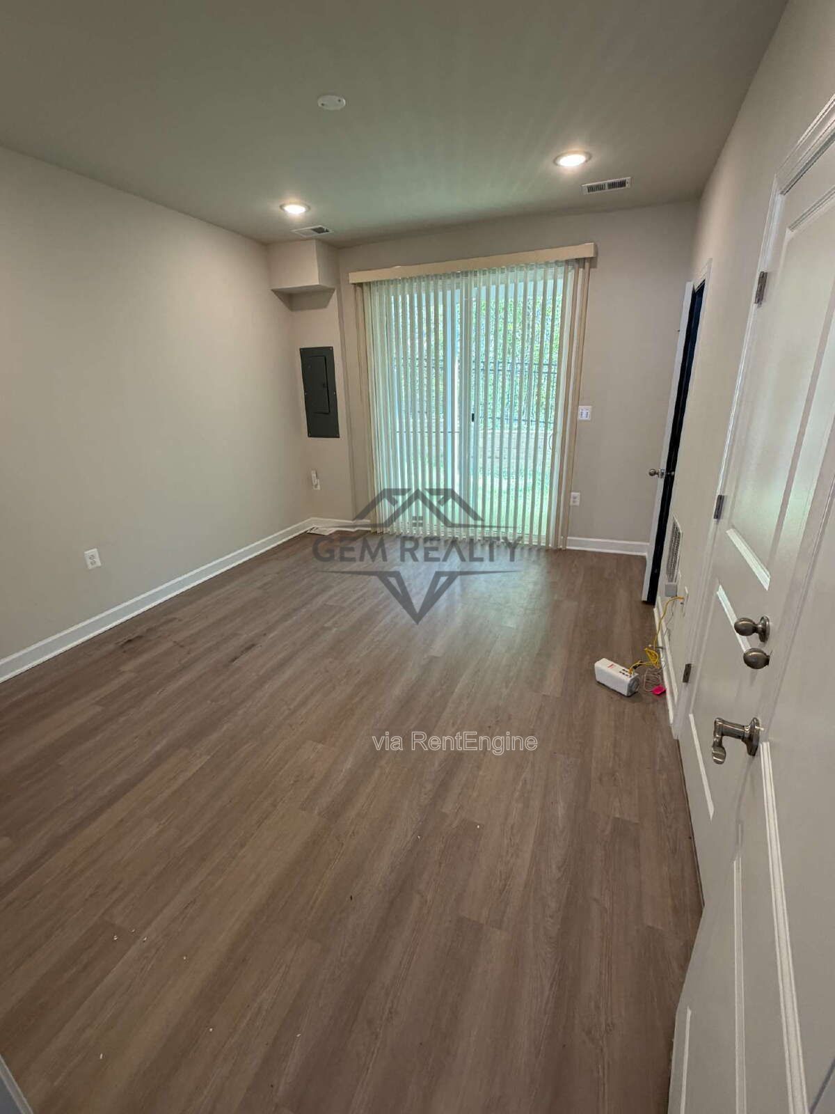 Luxury / High-End: 2 Bedroom, Bonus Room/3rd non-conforming bedroom with 4 total  Bathrooms property image