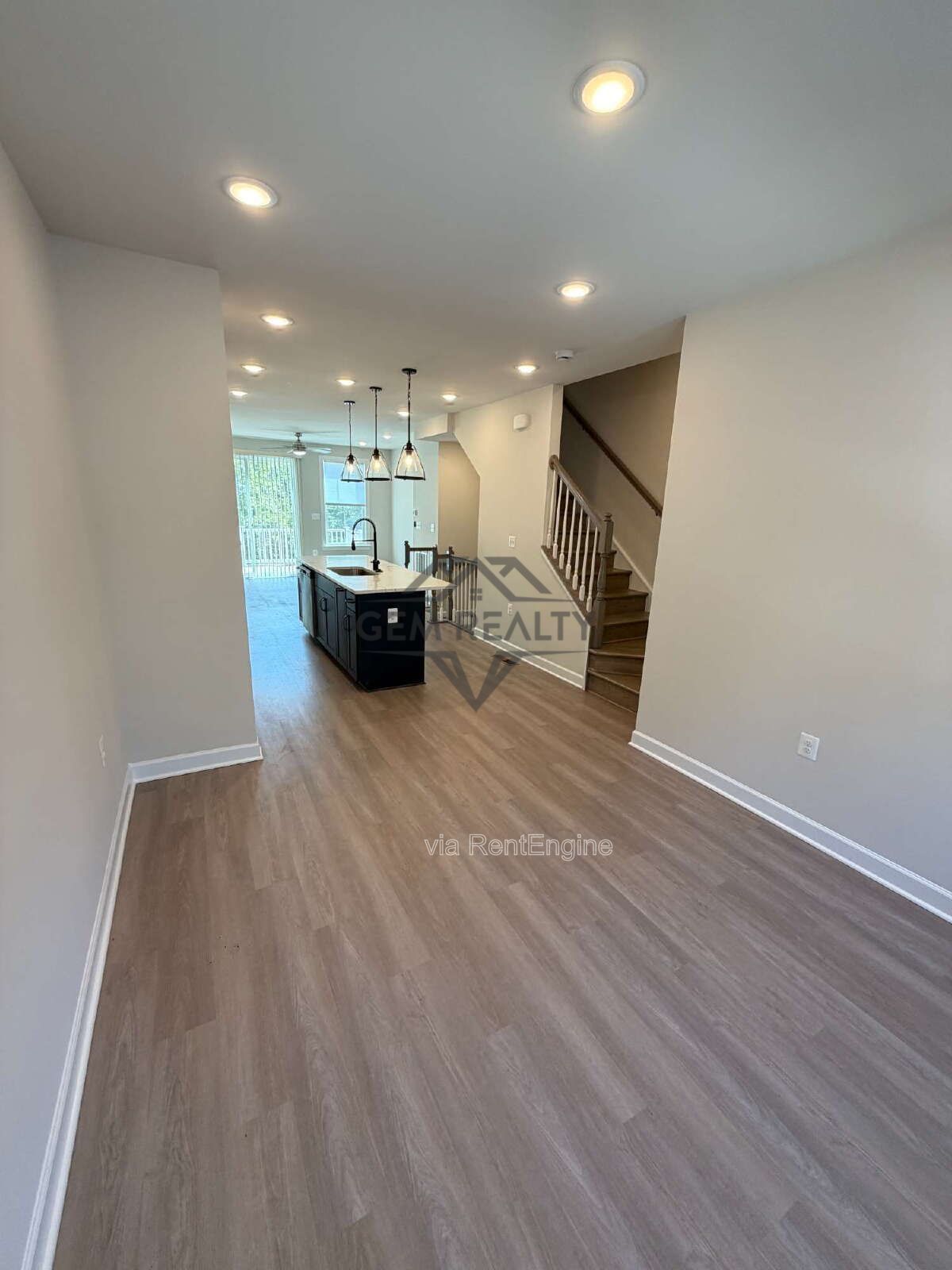 Luxury / High-End: 2 Bedroom, Bonus Room/3rd non-conforming bedroom with 4 total  Bathrooms property image
