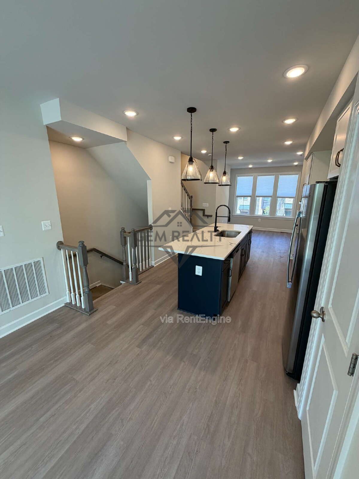 Luxury / High-End: 2 Bedroom, Bonus Room/3rd non-conforming bedroom with 4 total  Bathrooms property image