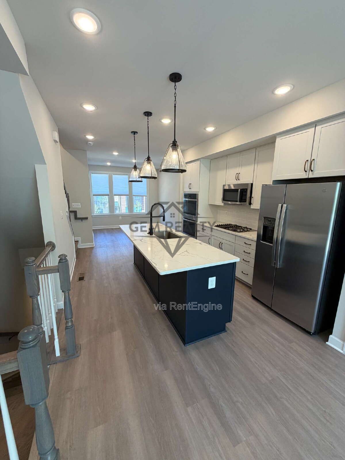 Luxury / High-End: 2 Bedroom, Bonus Room/3rd non-conforming bedroom with 4 total  Bathrooms property image