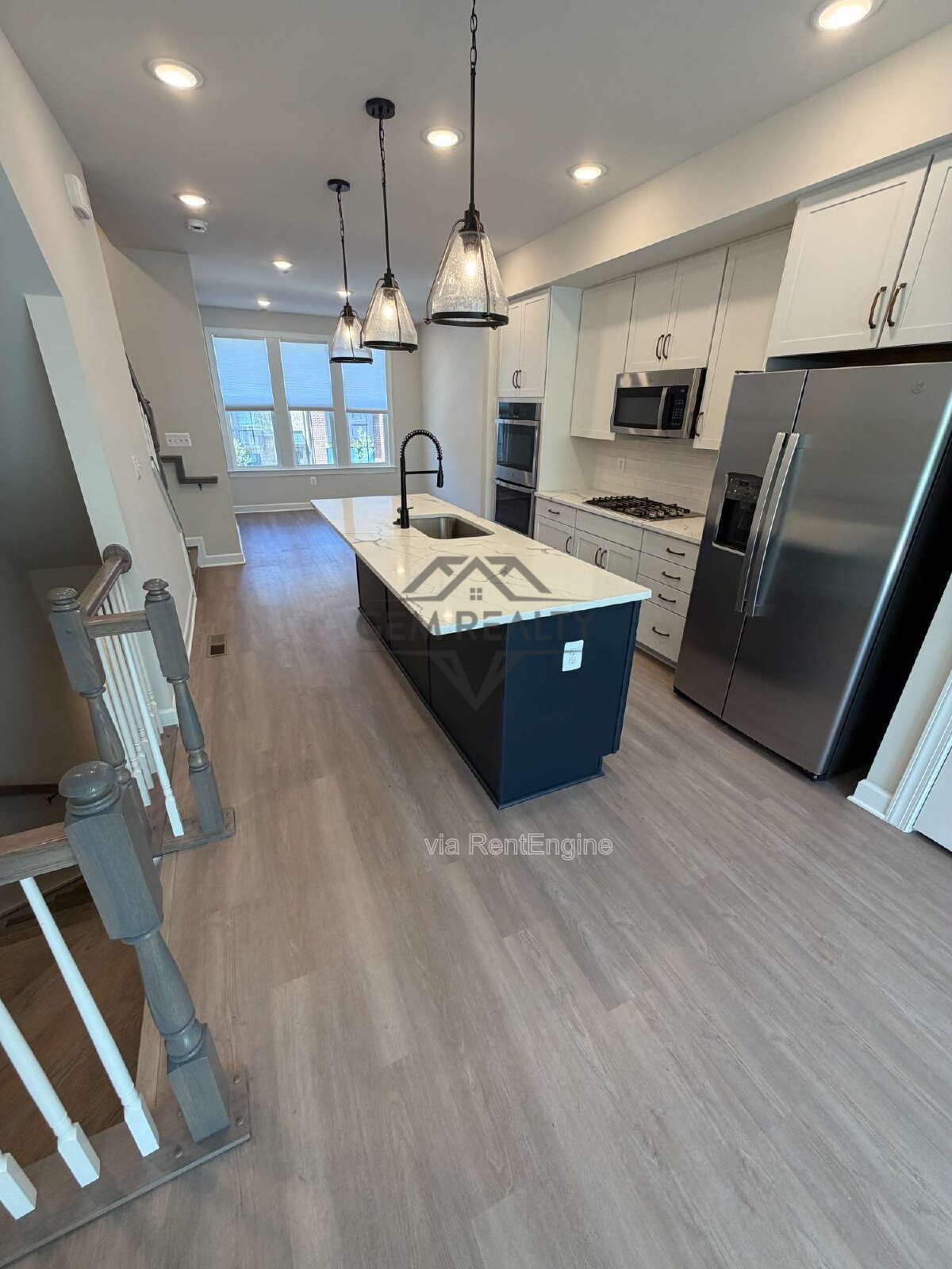Luxury / High-End: 2 Bedroom, Bonus Room/3rd non-conforming bedroom with 4 total  Bathrooms property image