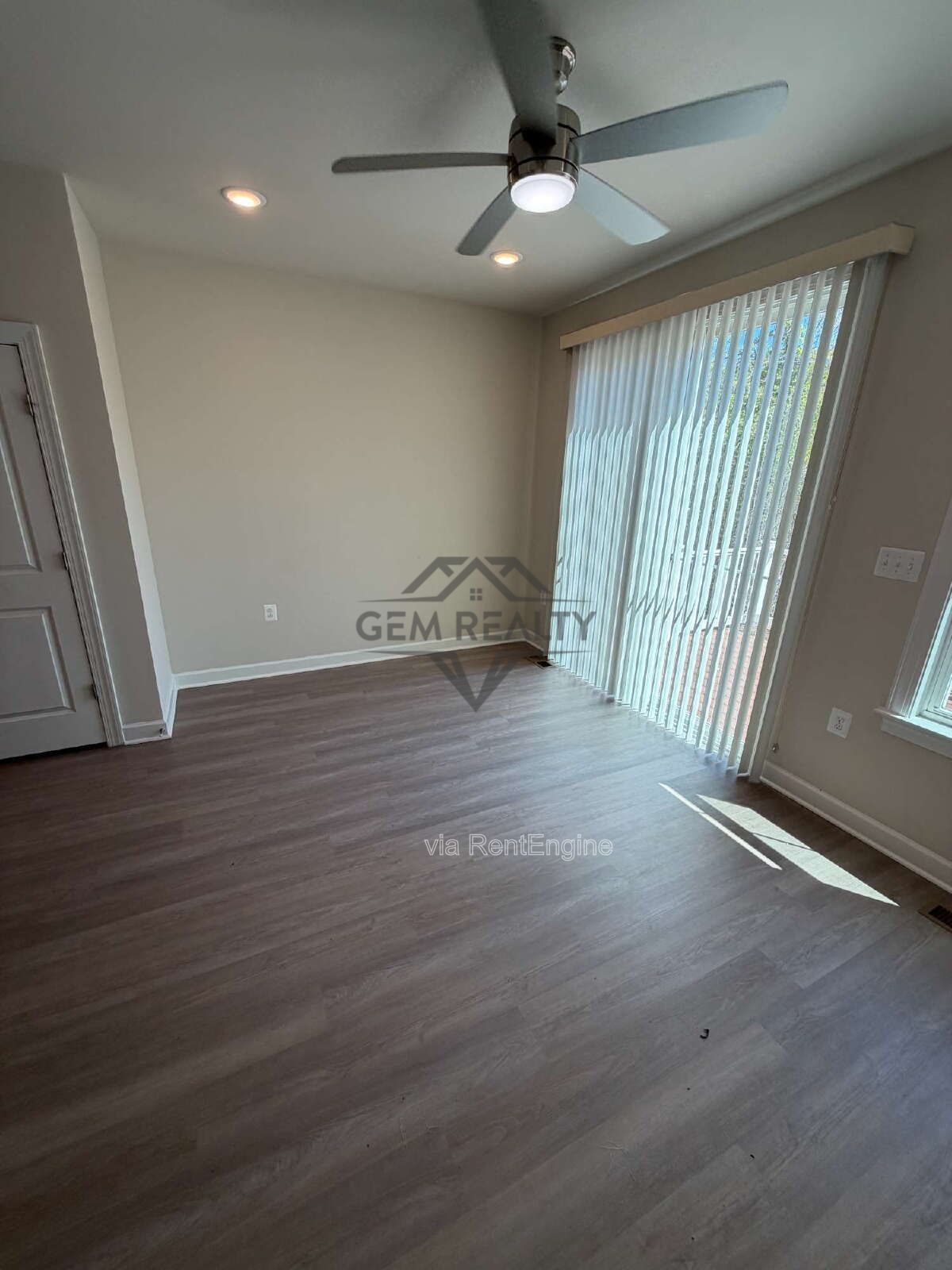 Luxury / High-End: 2 Bedroom, Bonus Room/3rd non-conforming bedroom with 4 total  Bathrooms property image