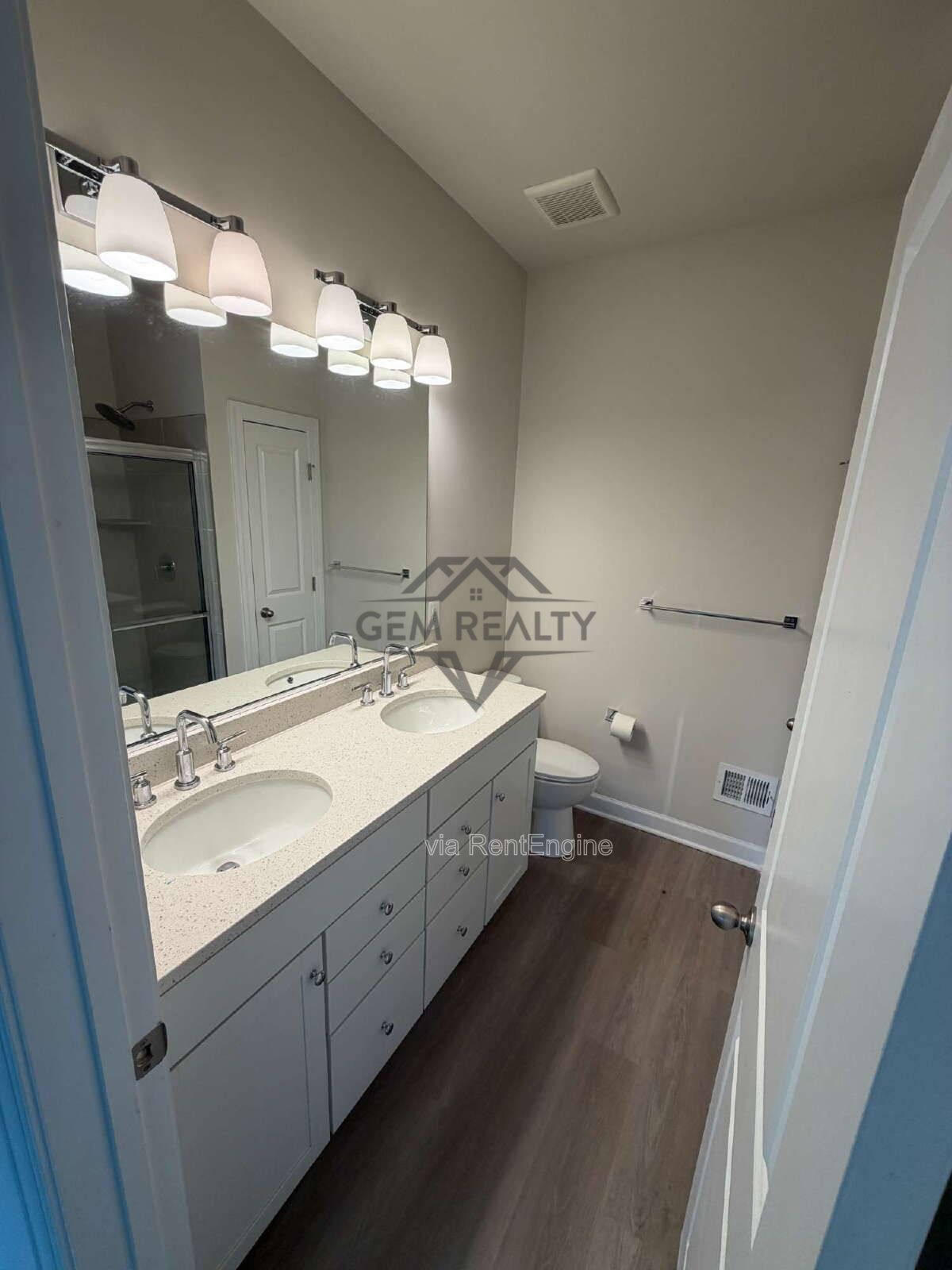 Luxury / High-End: 2 Bedroom, Bonus Room/3rd non-conforming bedroom with 4 total  Bathrooms property image