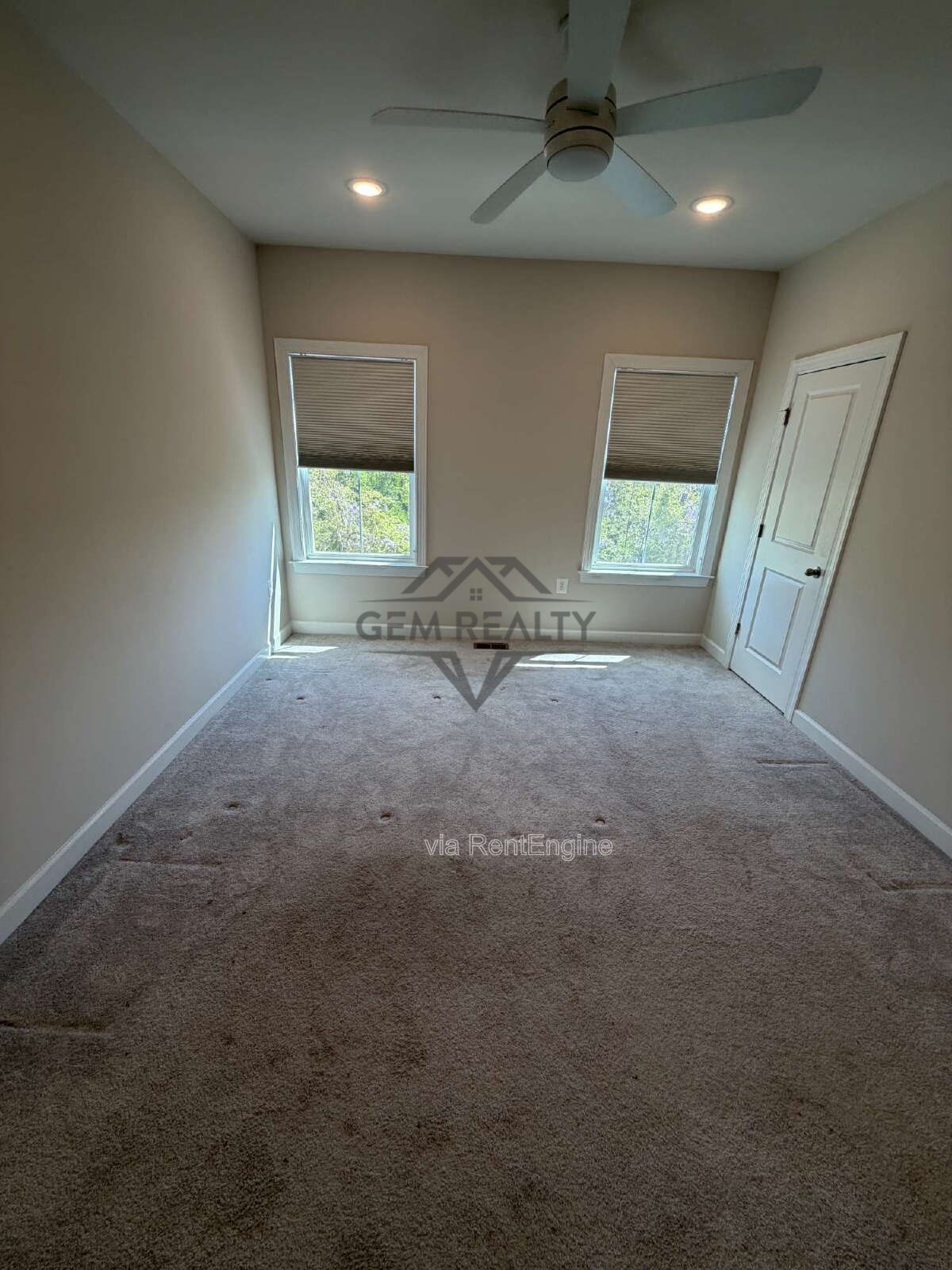 Luxury / High-End: 2 Bedroom, Bonus Room/3rd non-conforming bedroom with 4 total  Bathrooms property image