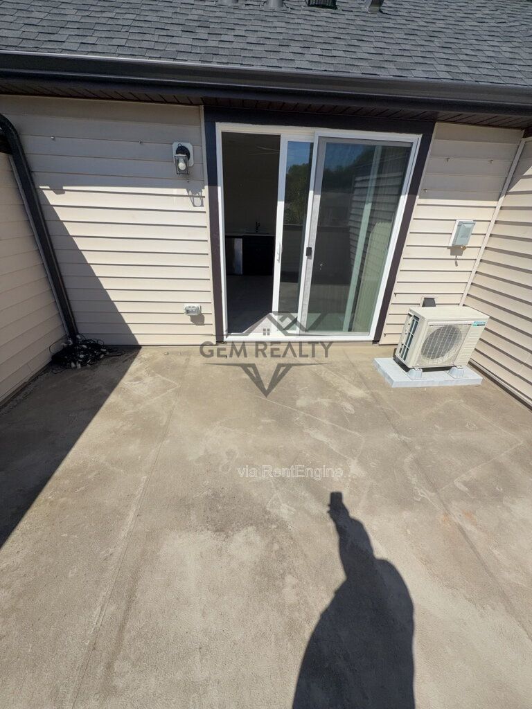 Luxury / High-End: 2 Bedroom, Bonus Room/3rd non-conforming bedroom with 4 total  Bathrooms property image