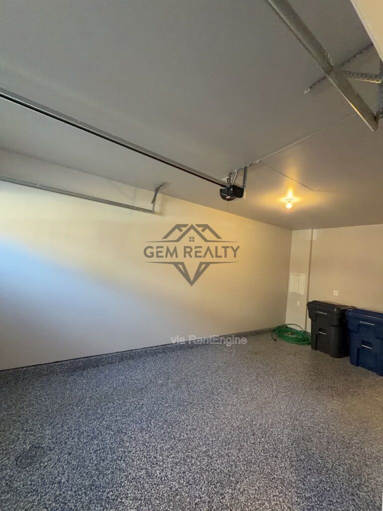 Luxury / High-End: 2 Bedroom, Bonus Room/3rd non-conforming bedroom with 4 total  Bathrooms property image