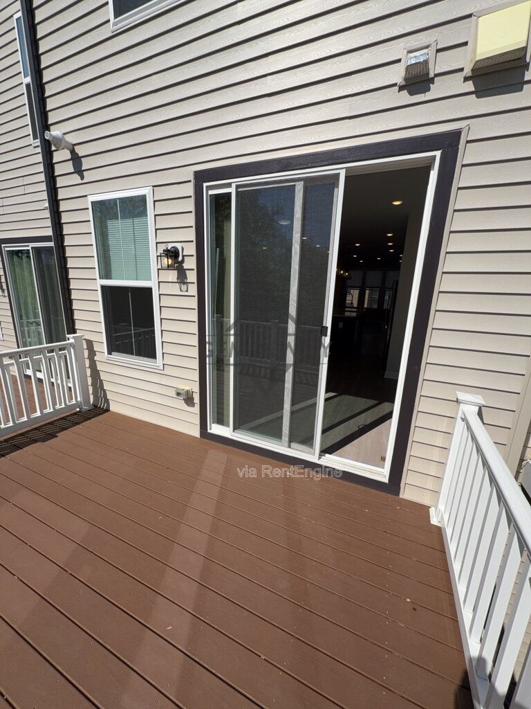 Luxury / High-End: 2 Bedroom, Bonus Room/3rd non-conforming bedroom with 4 total  Bathrooms property image