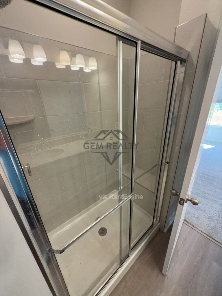Luxury / High-End: 2 Bedroom, Bonus Room/3rd non-conforming bedroom with 4 total  Bathrooms property image
