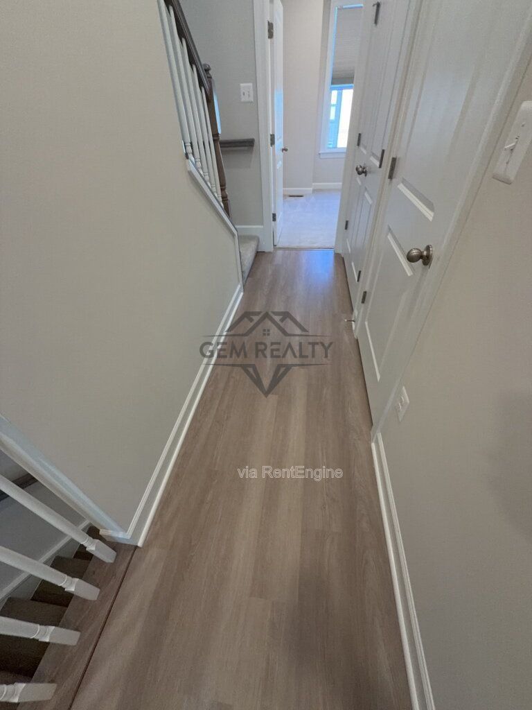 Luxury / High-End: 2 Bedroom, Bonus Room/3rd non-conforming bedroom with 4 total  Bathrooms property image