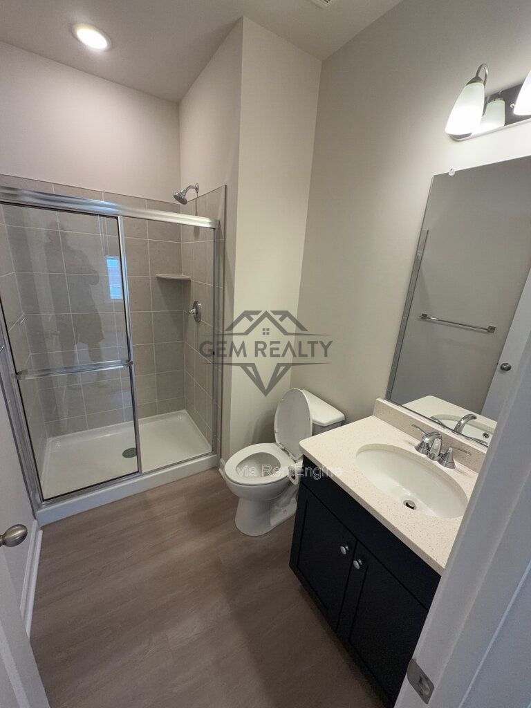 Luxury / High-End: 2 Bedroom, Bonus Room/3rd non-conforming bedroom with 4 total  Bathrooms property image