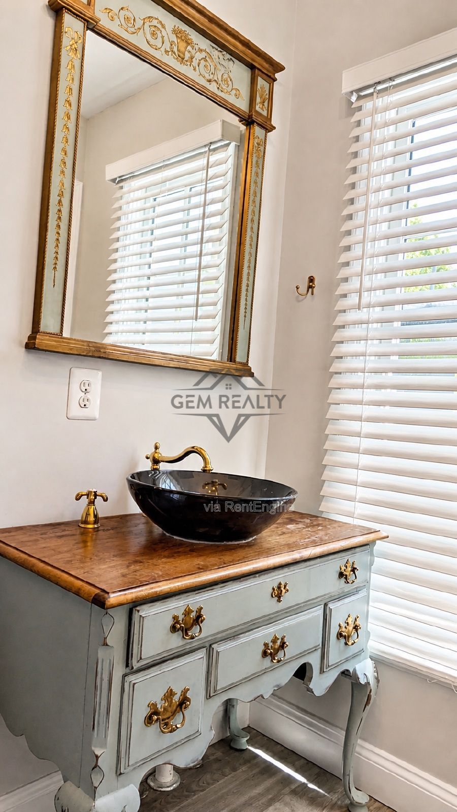Charming Historic Colonial in Downtown Fredericksburg – Walk to VRE! property image