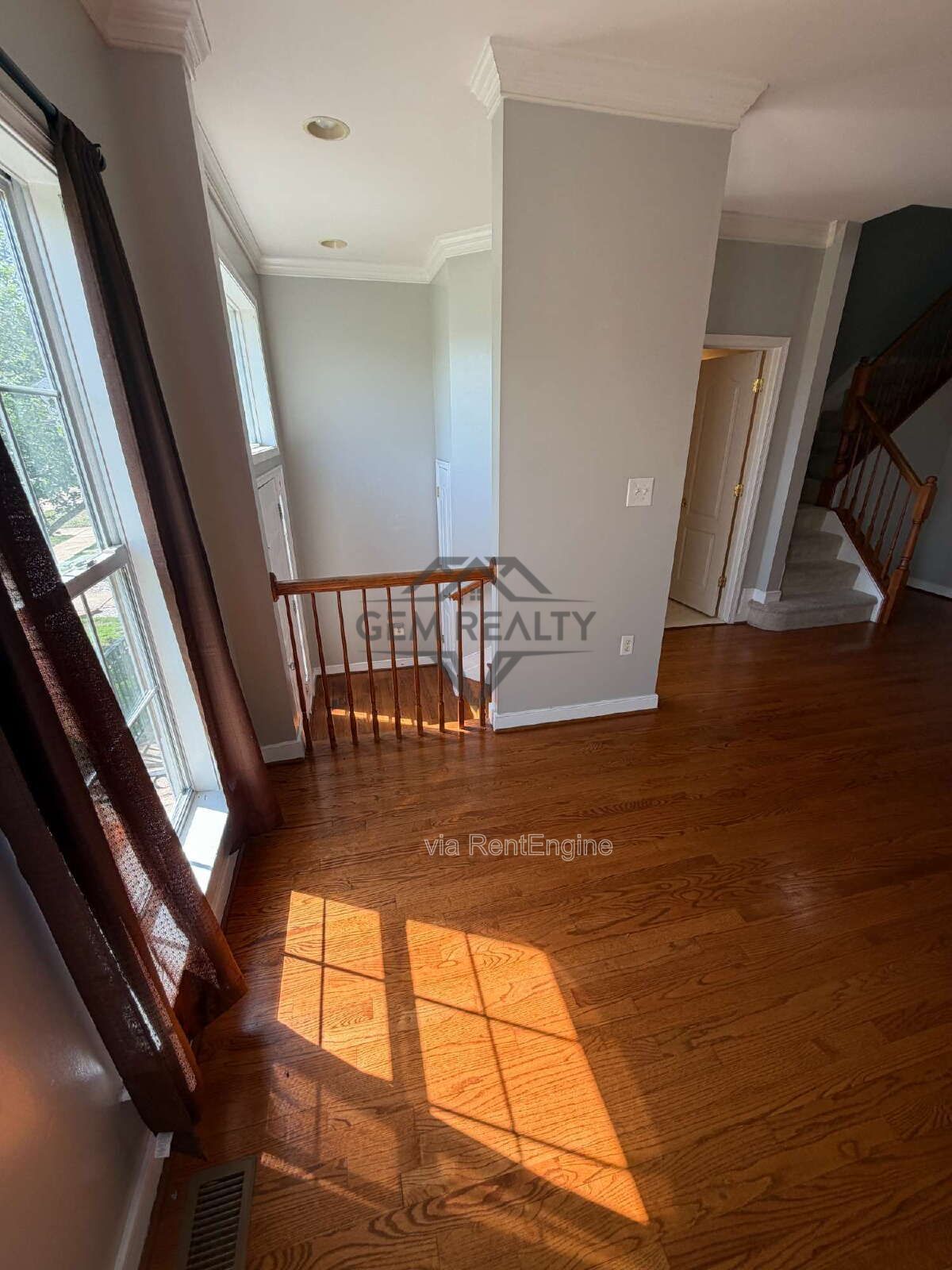 Spacious Townhome with Flexible Living Space in Prime Woodbridge Location property image