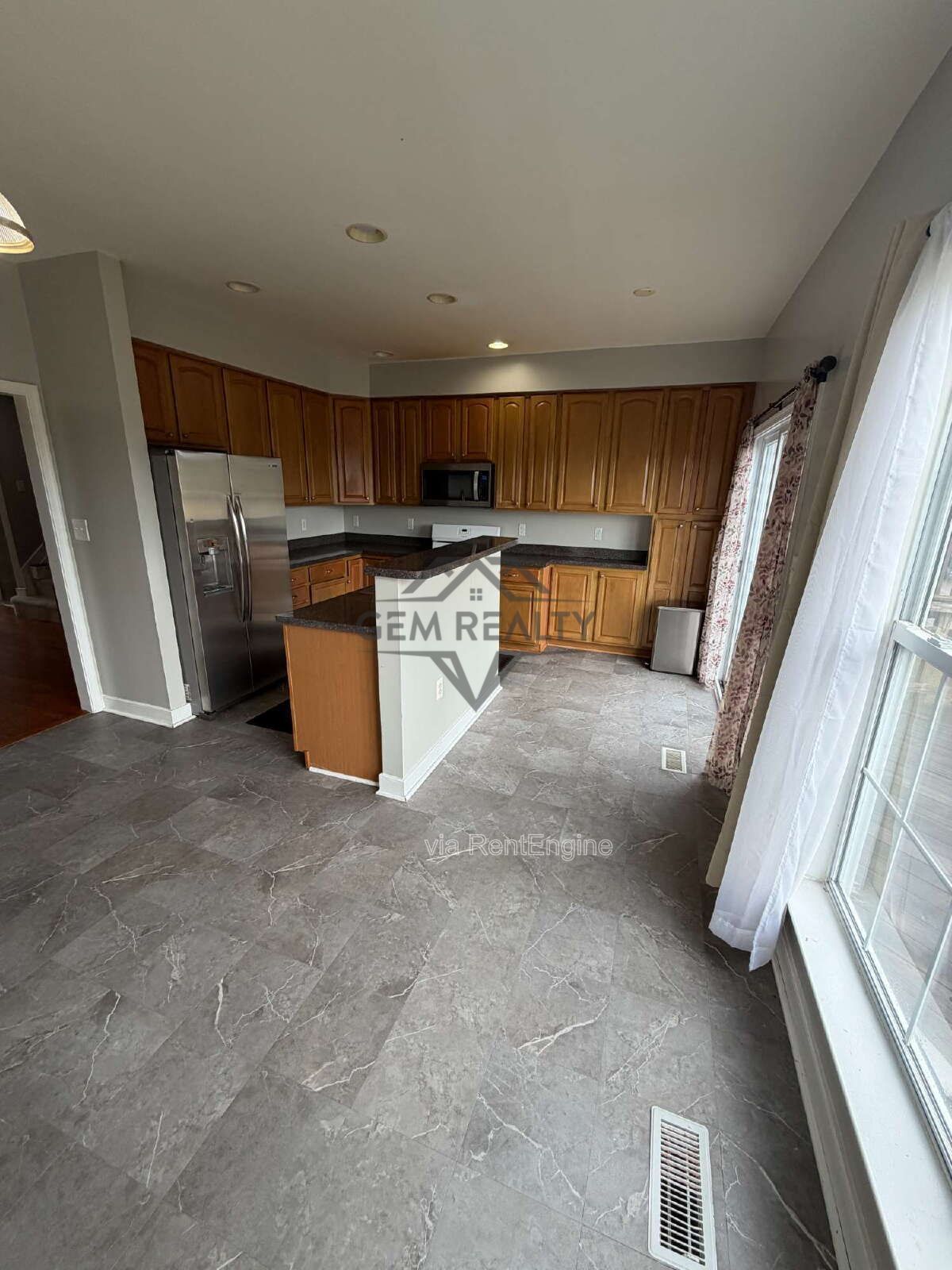 Spacious Townhome with Flexible Living Space in Prime Woodbridge Location property image