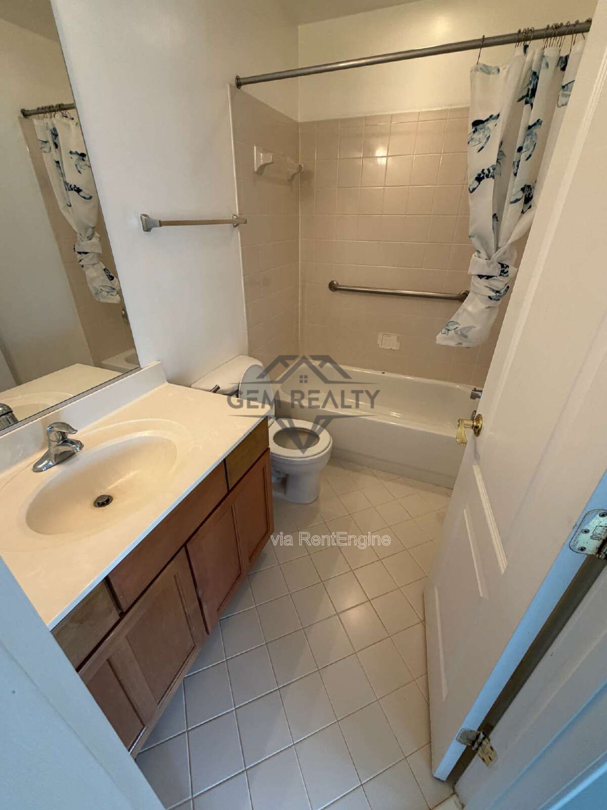 Spacious Townhome with Flexible Living Space in Prime Woodbridge Location property image