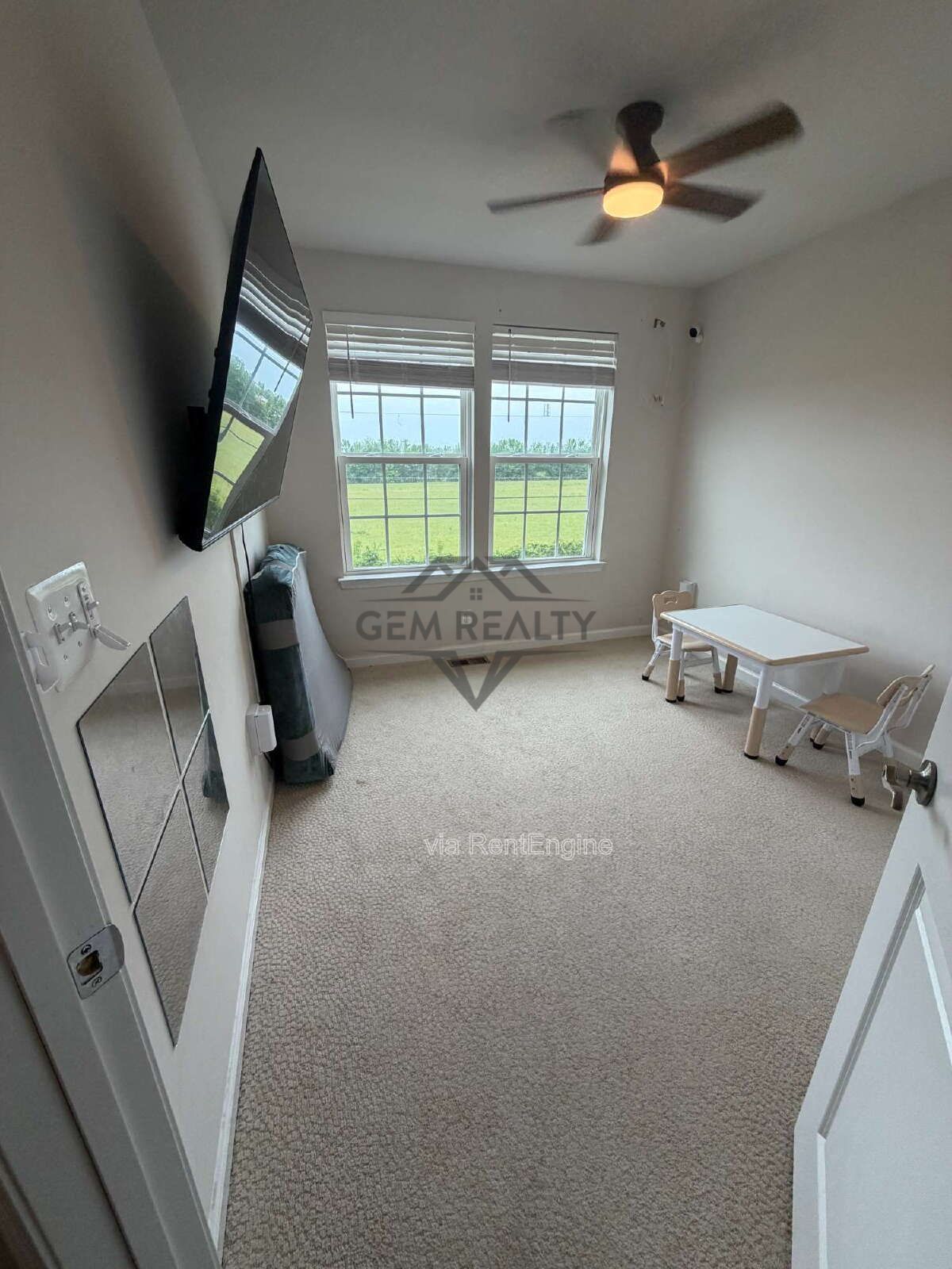 Modern Townhome in Prime Fredericksburg Location property image