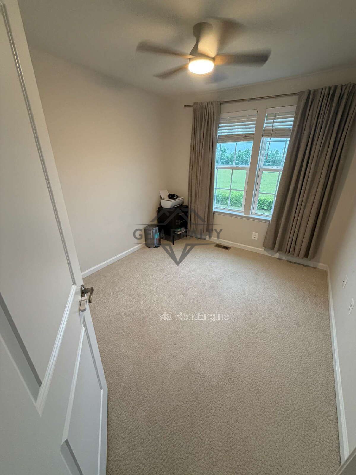 Modern Townhome in Prime Fredericksburg Location property image