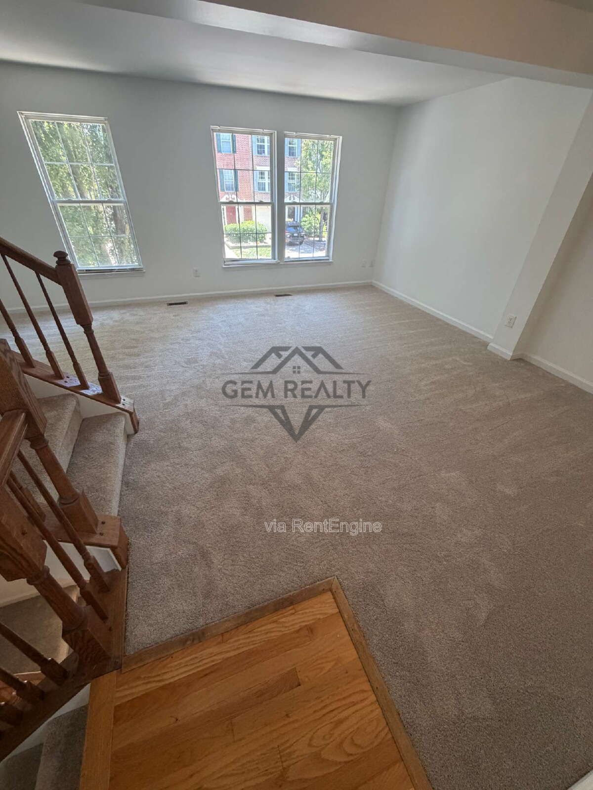 Spacious End-Unit Townhome with 3 Finished Levels & Screened Porch in Amenity-Filled Community property image