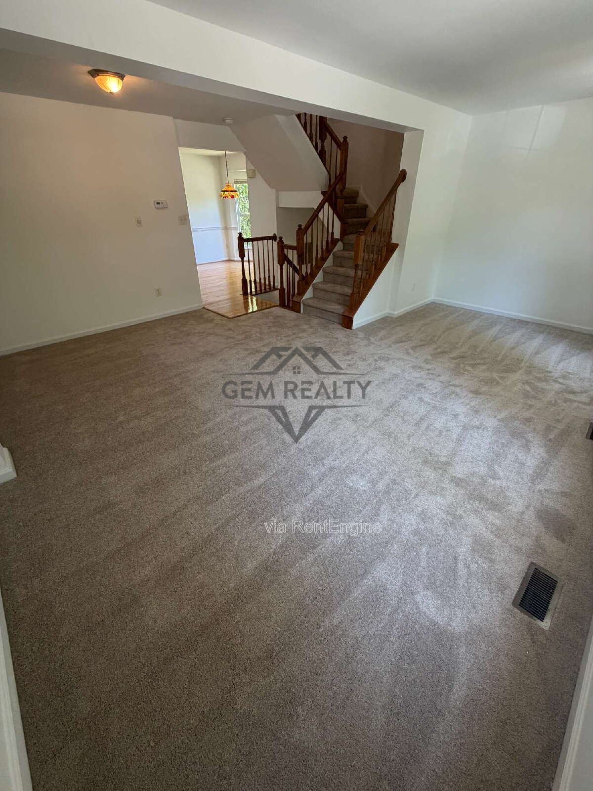 Spacious End-Unit Townhome with 3 Finished Levels & Screened Porch in Amenity-Filled Community property image
