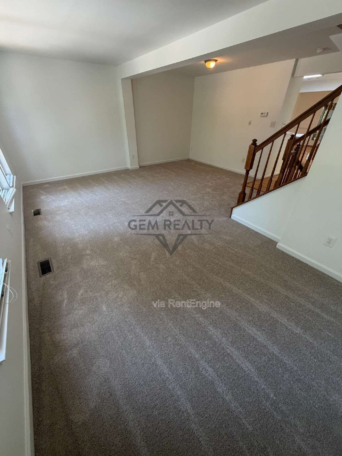Spacious End-Unit Townhome with 3 Finished Levels & Screened Porch in Amenity-Filled Community property image