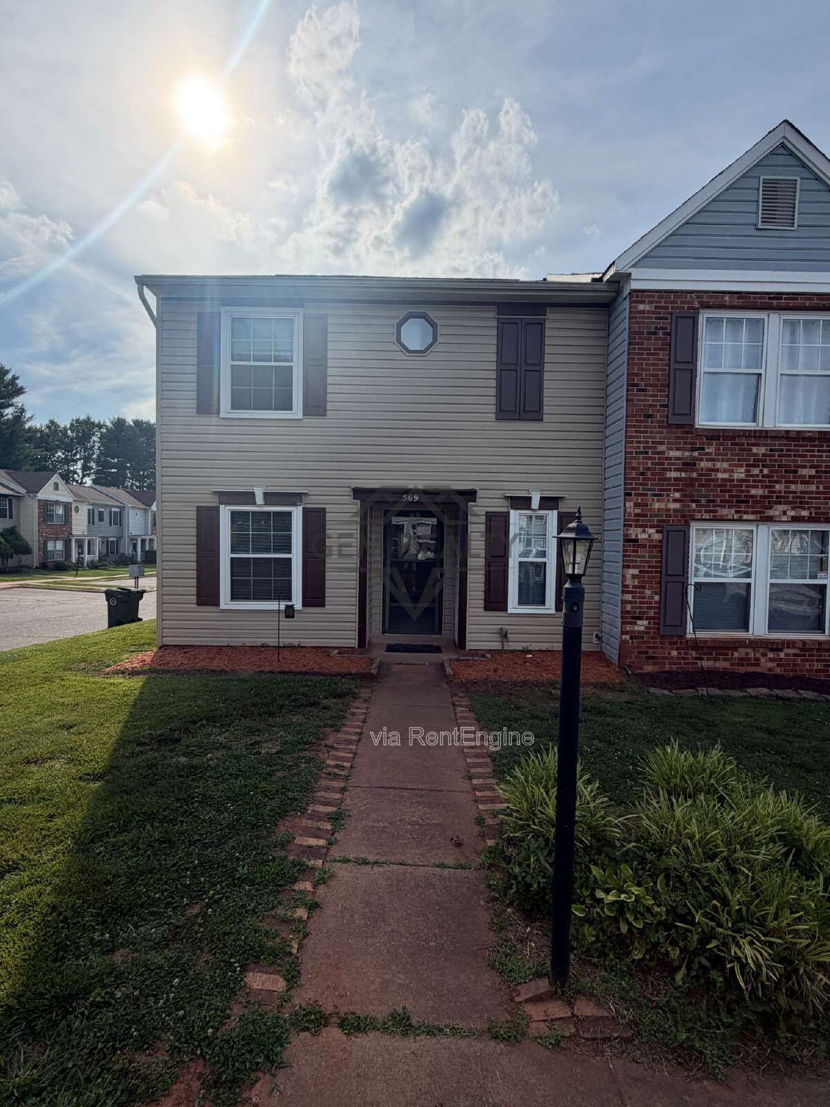This spacious home features 3 bedrooms, 2.5 bathrooms property image