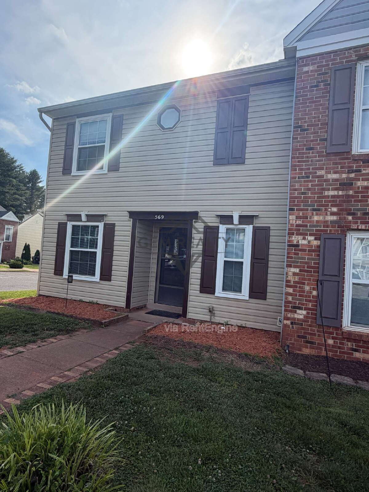 This spacious home features 3 bedrooms, 2.5 bathrooms property image