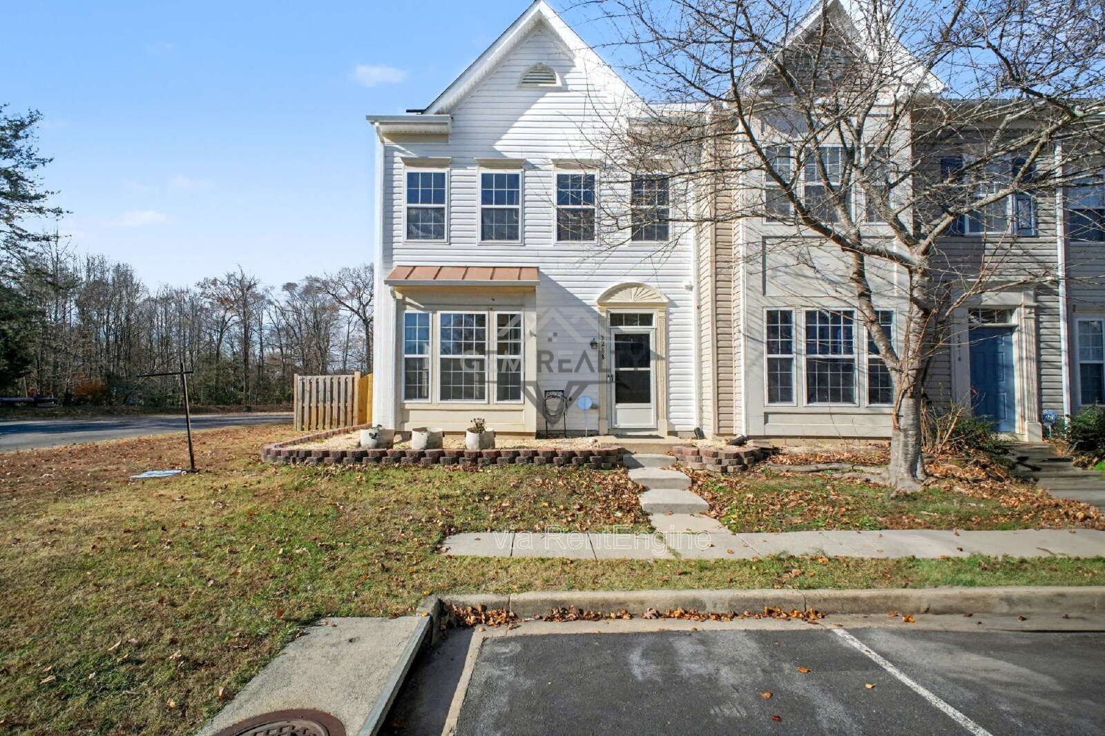 Spacious End-Unit 4 Bedroom Townhome for Rent in King George, VA property image