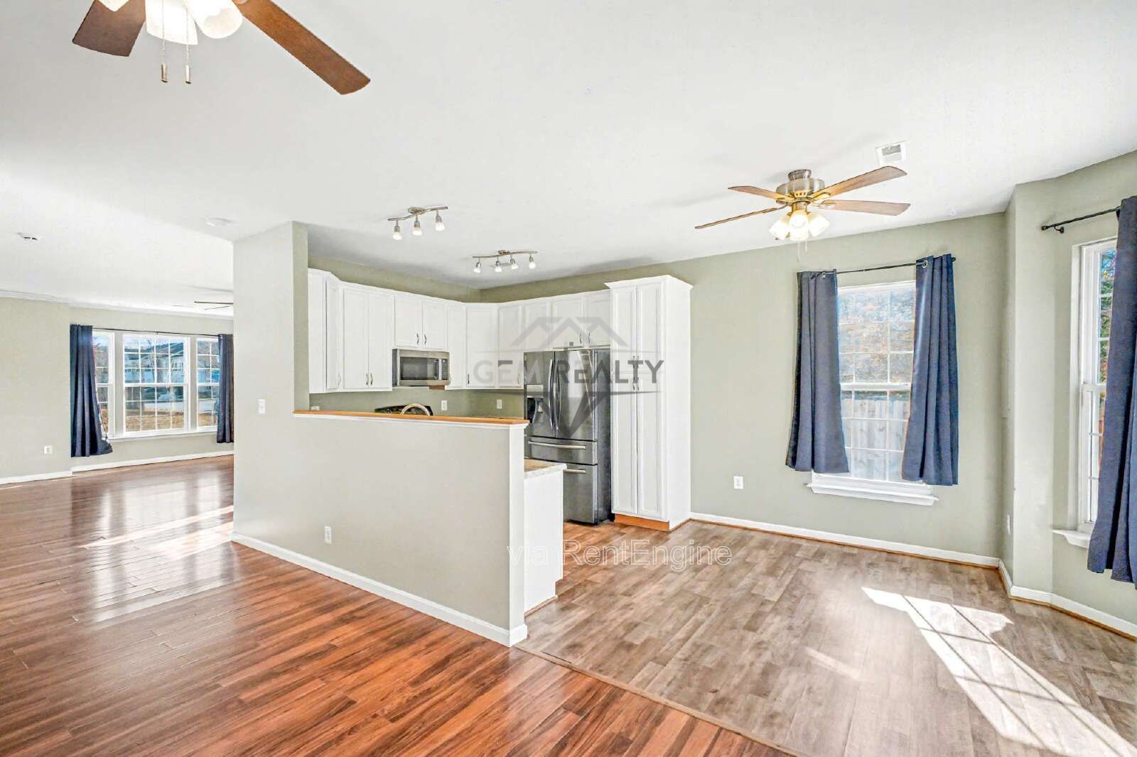 Spacious End-Unit 4 Bedroom Townhome for Rent in King George, VA property image