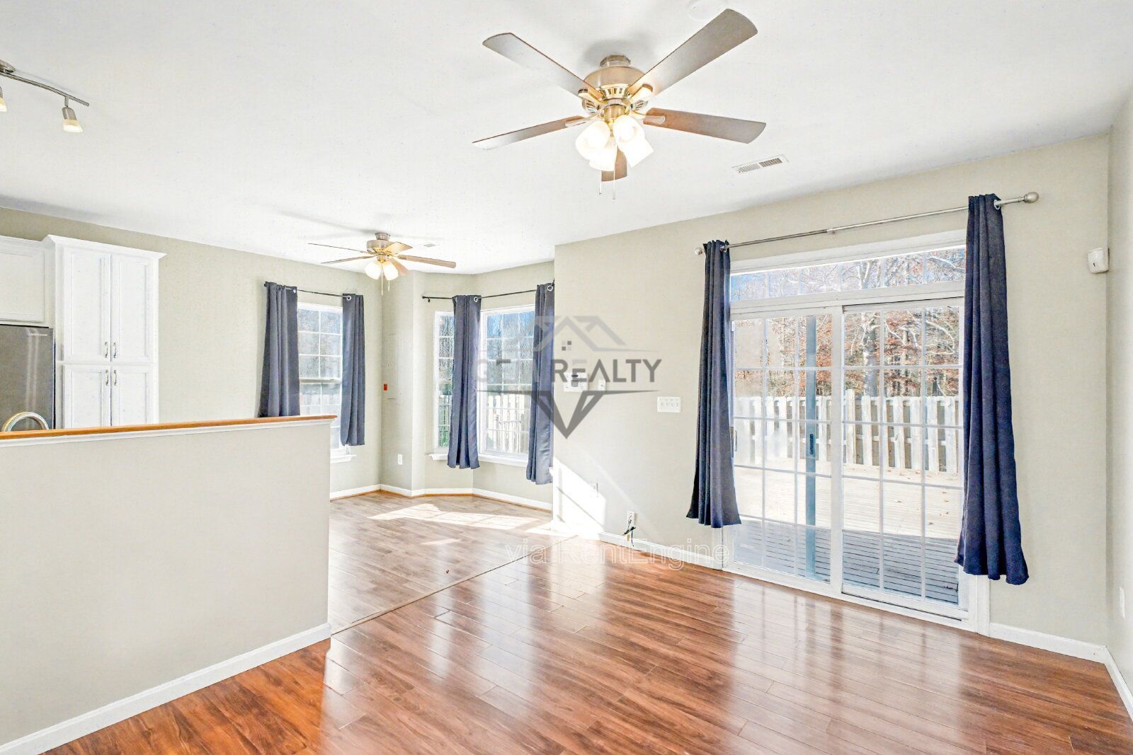 Spacious End-Unit 4 Bedroom Townhome for Rent in King George, VA property image