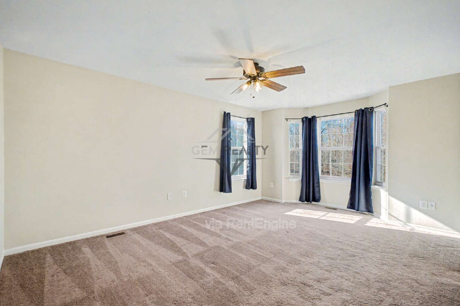 Spacious End-Unit 4 Bedroom Townhome for Rent in King George, VA property image