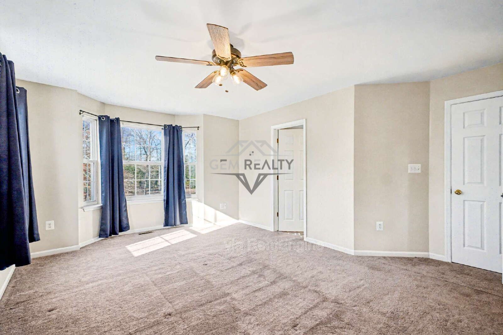 Spacious End-Unit 4 Bedroom Townhome for Rent in King George, VA property image