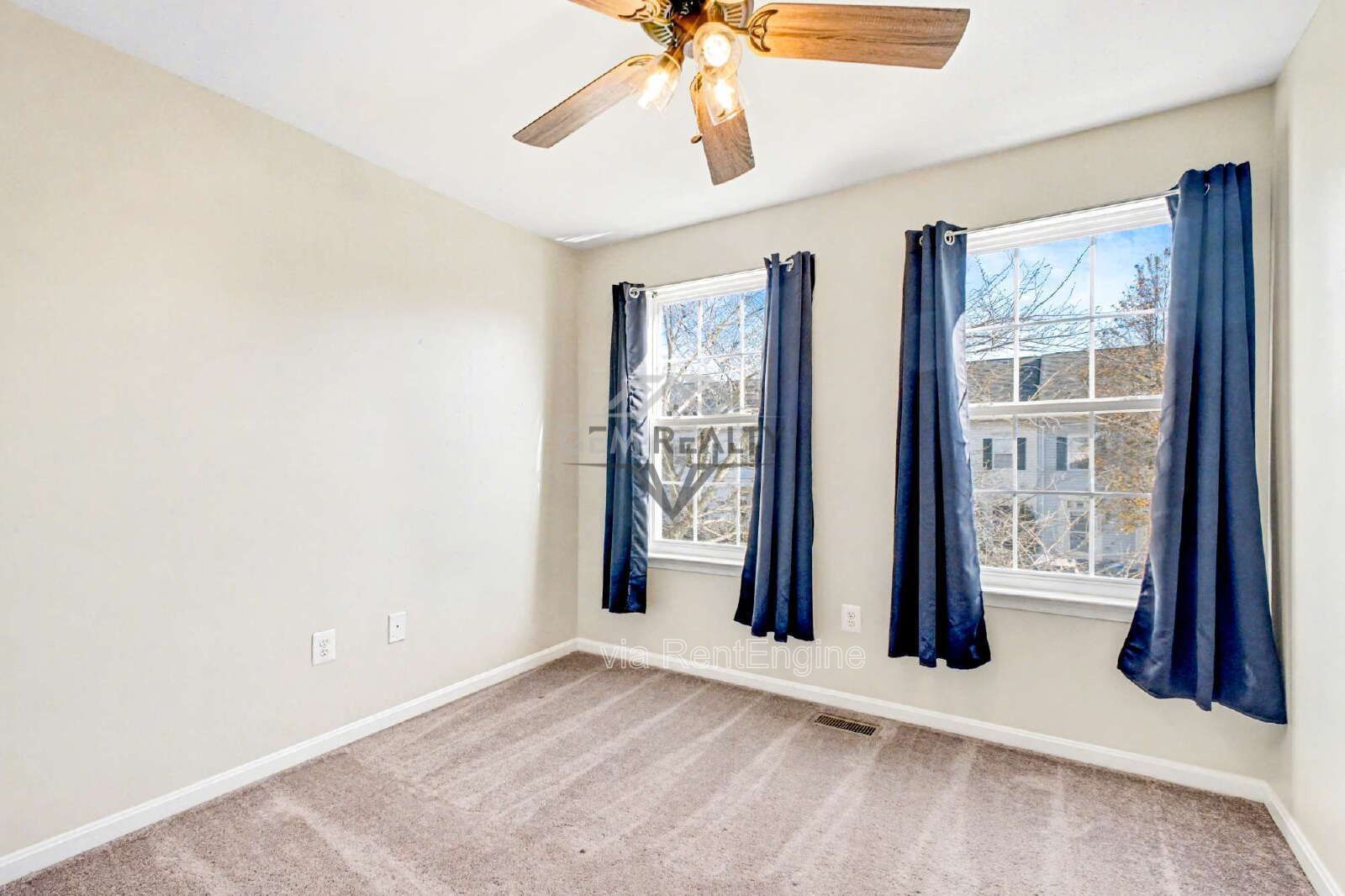 Spacious End-Unit 4 Bedroom Townhome for Rent in King George, VA property image