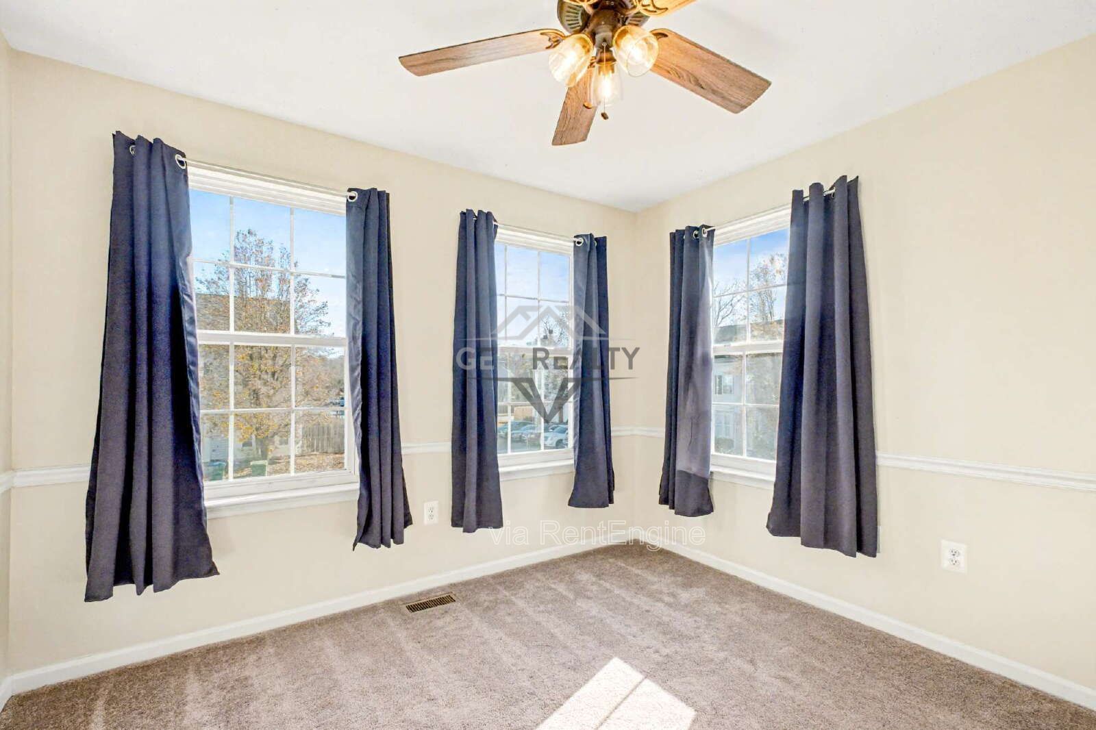 Spacious End-Unit 4 Bedroom Townhome for Rent in King George, VA property image