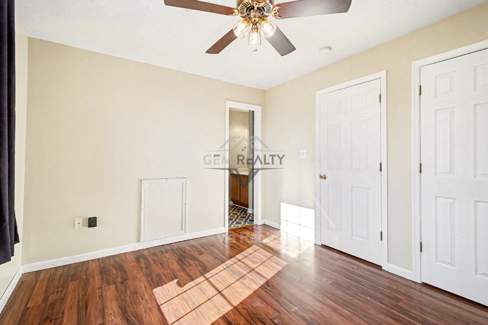 Spacious End-Unit 4 Bedroom Townhome for Rent in King George, VA property image