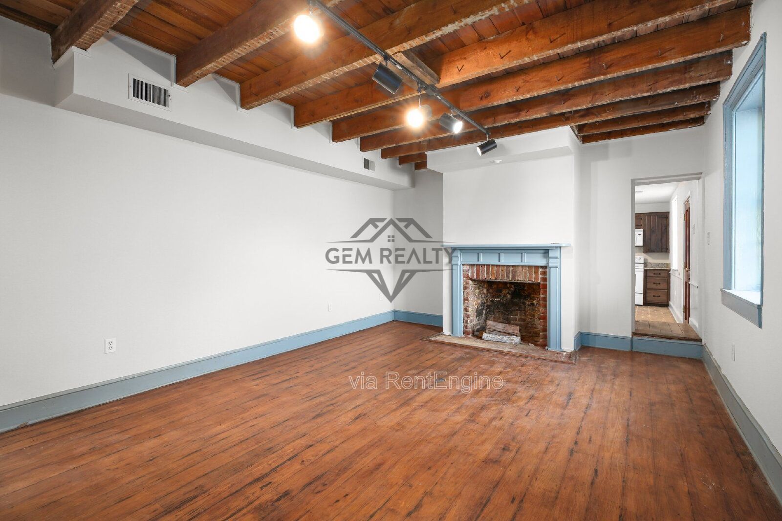 Charming Historic Cottage – 710 Caroline St Unit D, Fredericksburg, VA 22401 (