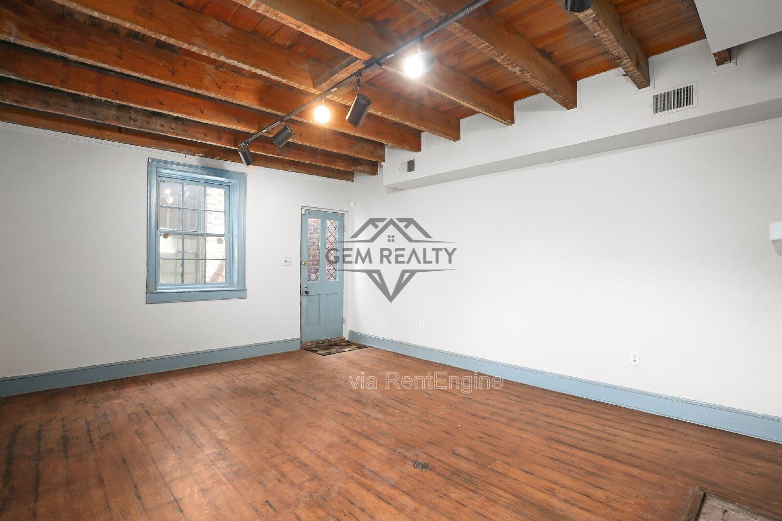 Charming Historic Cottage – 710 Caroline St Unit D, Fredericksburg, VA 22401 (