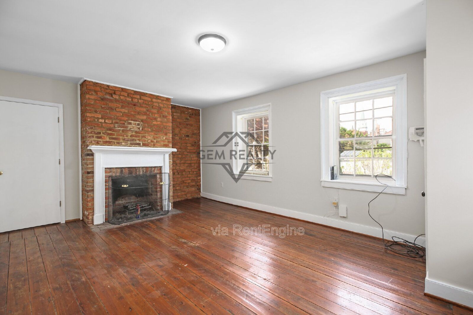 Charming Historic Cottage – 710 Caroline St Unit D, Fredericksburg, VA 22401 (