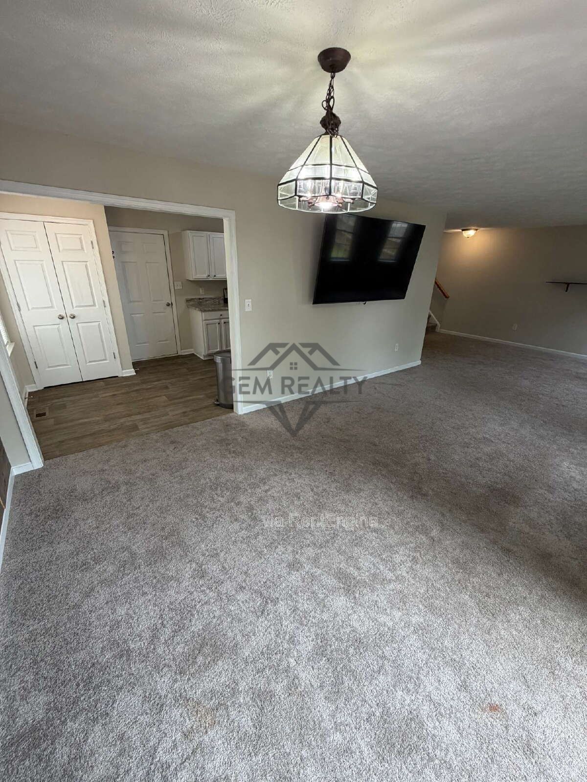 Located in the heart of Colonial Beach, 3BR and 2.5Ba Rental property image