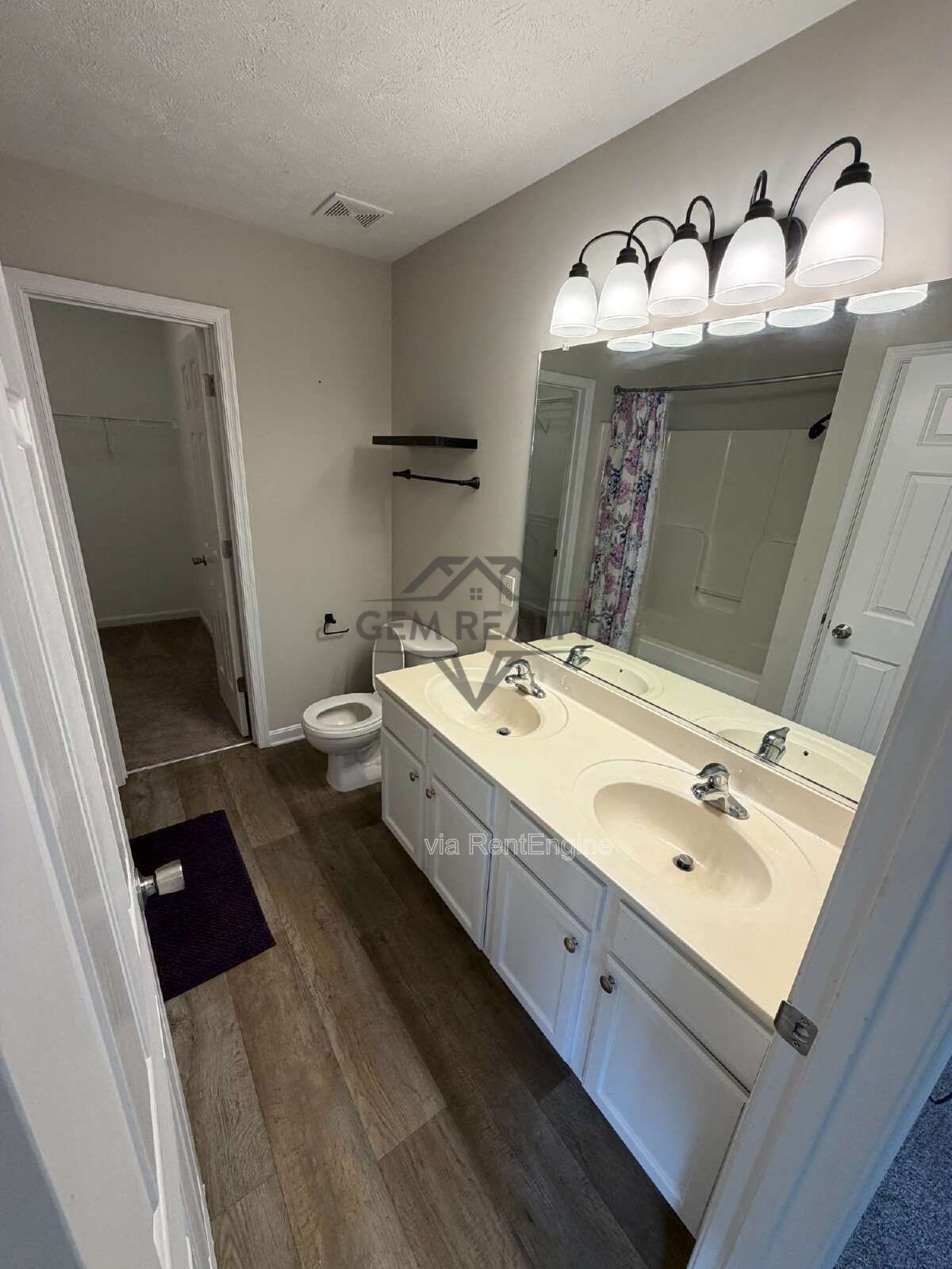 Located in the heart of Colonial Beach, 3BR and 2.5Ba Rental property image