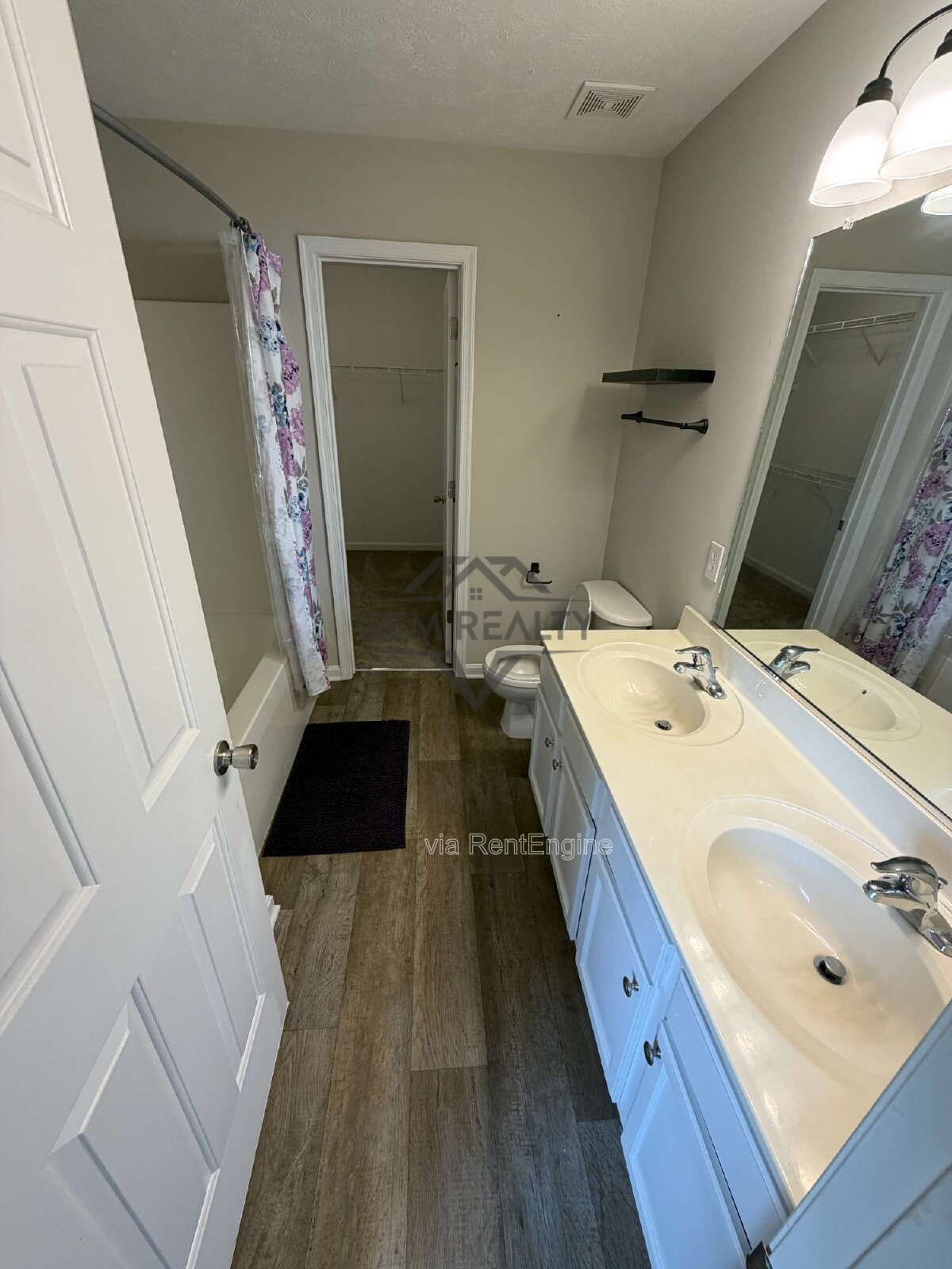 Located in the heart of Colonial Beach, 3BR and 2.5Ba Rental property image