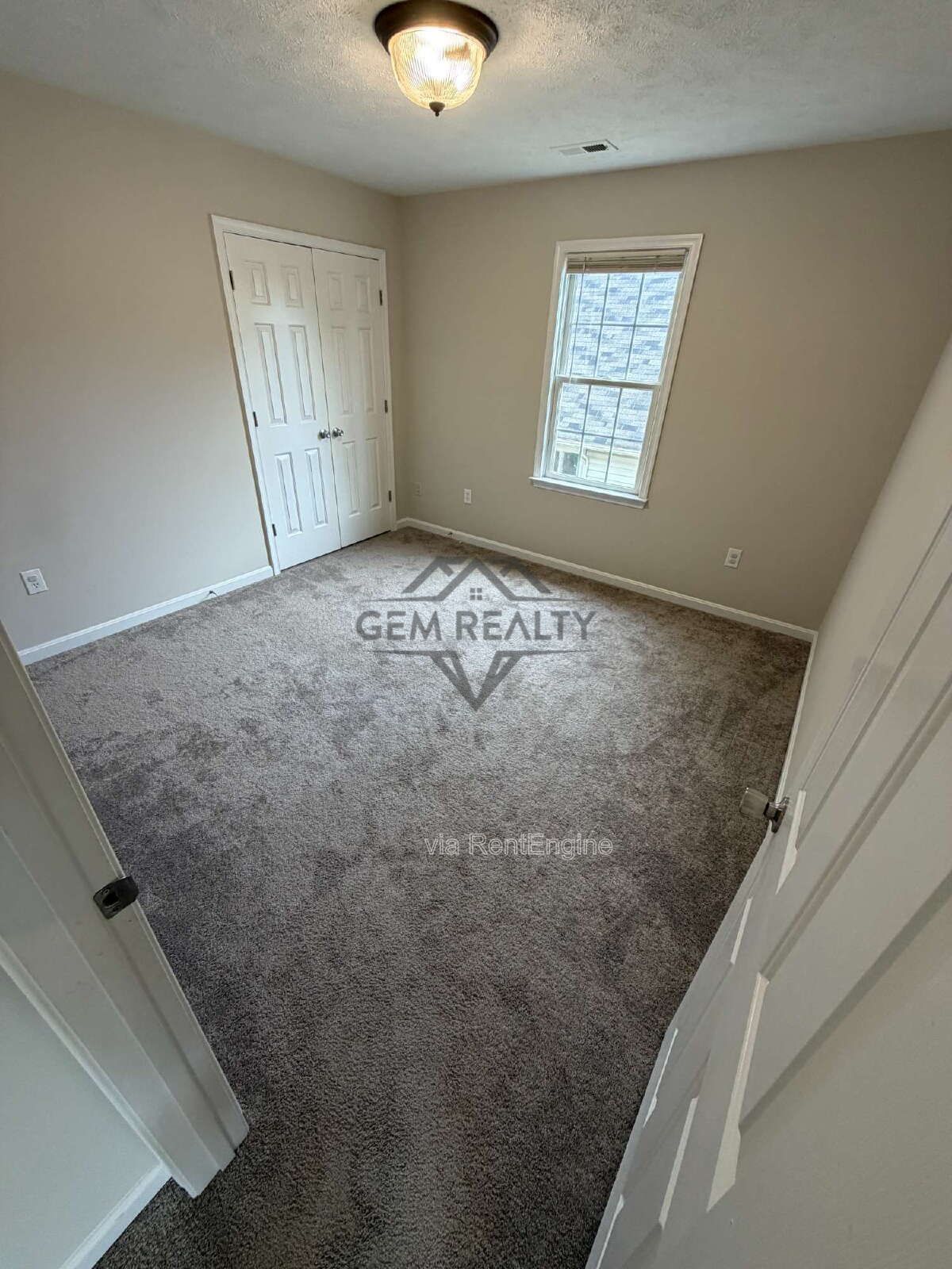 Located in the heart of Colonial Beach, 3BR and 2.5Ba Rental property image