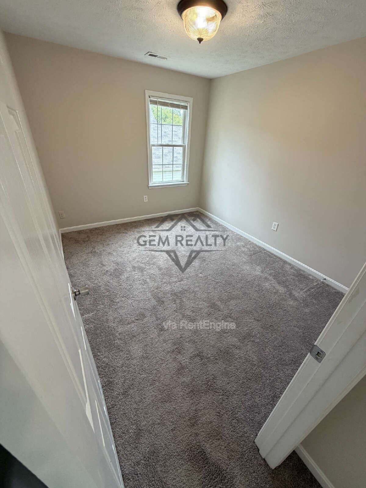 Located in the heart of Colonial Beach, 3BR and 2.5Ba Rental property image