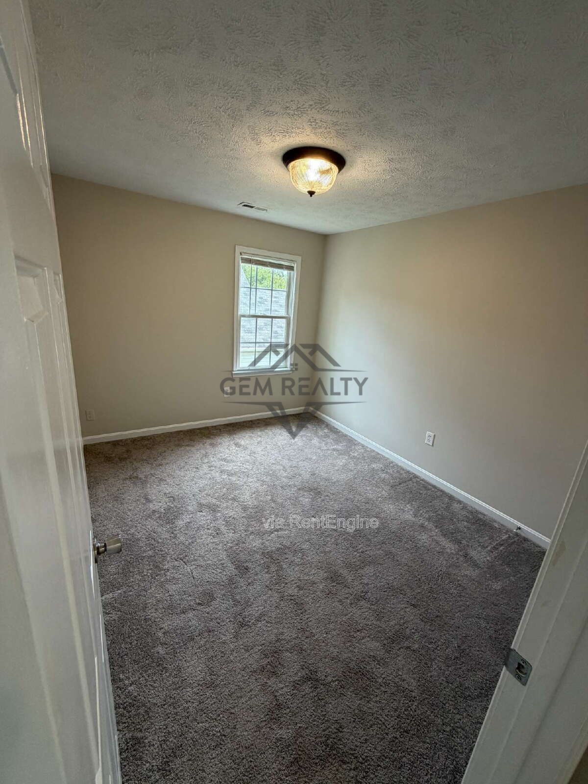 Located in the heart of Colonial Beach, 3BR and 2.5Ba Rental property image