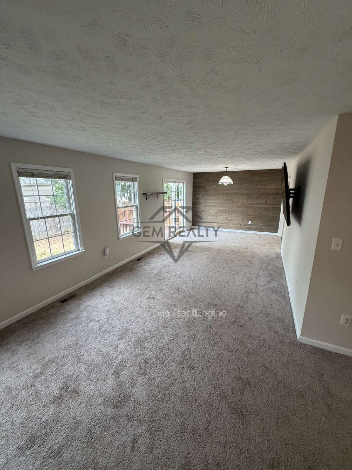 Located in the heart of Colonial Beach, 3BR and 2.5Ba Rental property image