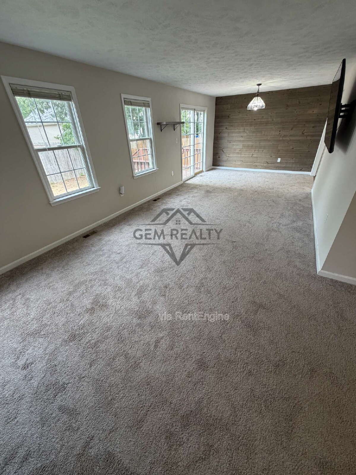 Located in the heart of Colonial Beach, 3BR and 2.5Ba Rental property image