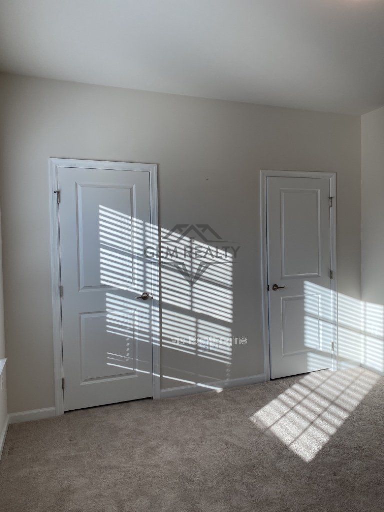 Experience Modern Comfort: Spacious 3-Bedroom Townhouse with 3.5 Baths in Fredericksburg! property image