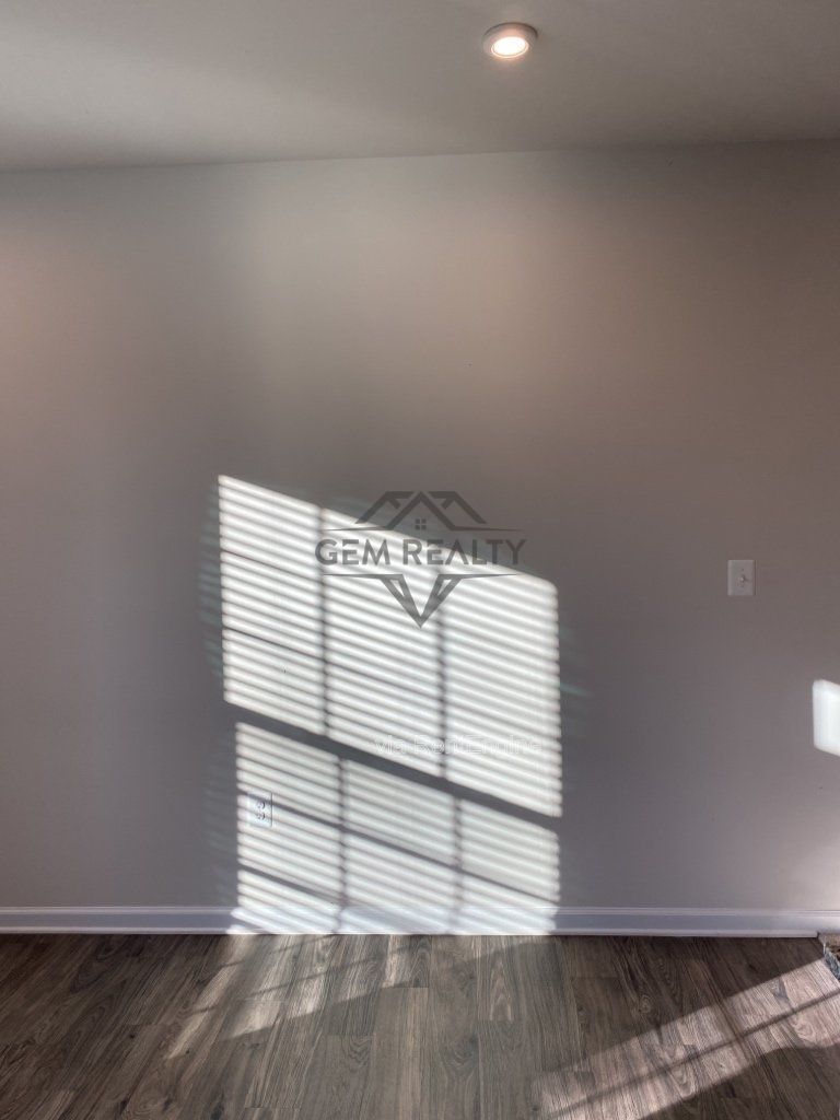 Experience Modern Comfort: Spacious 3-Bedroom Townhouse with 3.5 Baths in Fredericksburg! property image