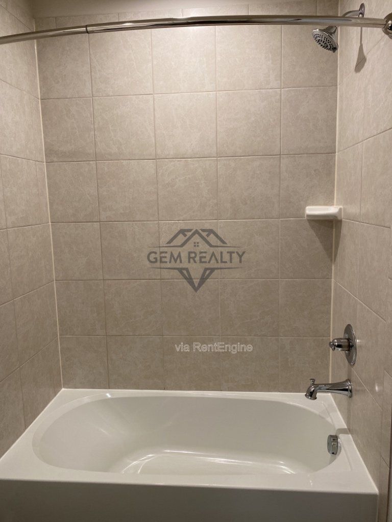 Experience Modern Comfort: Spacious 3-Bedroom Townhouse with 3.5 Baths in Fredericksburg! property image