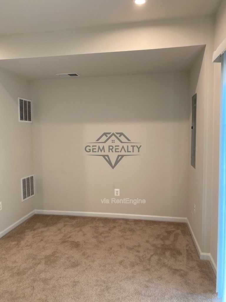 Experience Modern Comfort: Spacious 3-Bedroom Townhouse with 3.5 Baths in Fredericksburg! property image