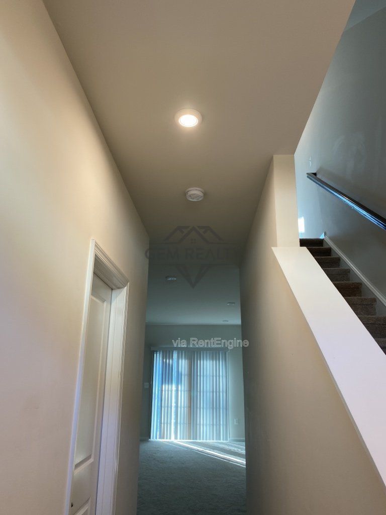 Experience Modern Comfort: Spacious 3-Bedroom Townhouse with 3.5 Baths in Fredericksburg! property image